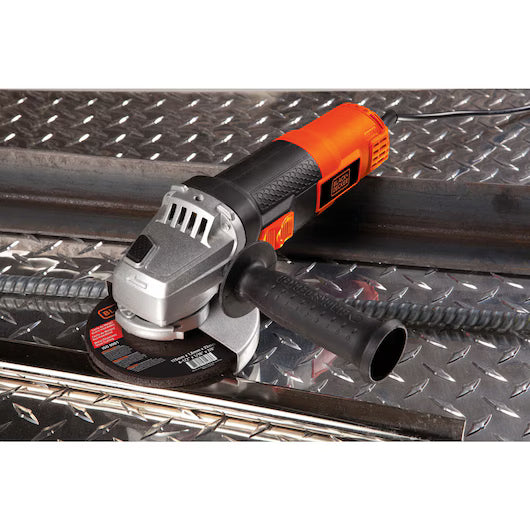 Esmeril angular 4 1/2'' 820W Black+Decker